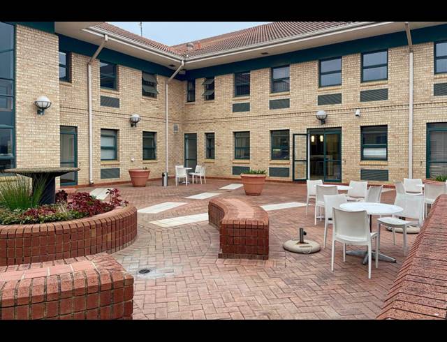 12M² OFFICE TO LET IN SUNNINGHILL
